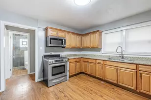 7637 S Essex Ave, Chicago, IL 60649 - Photo 12