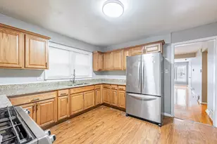 7637 S Essex Ave, Chicago, IL 60649 - Photo 14