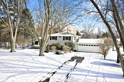 8 E Rollins Road, Round Lake Beach, IL 60073 - Photo 4