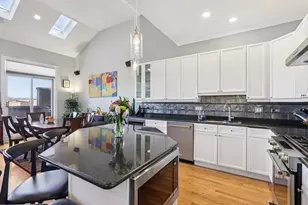 1473 W Irving Park Rd, Chicago, IL 60613 - Photo 12