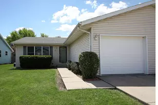 823 Heather Ln, Ottawa, IL 61350 - Photo 1