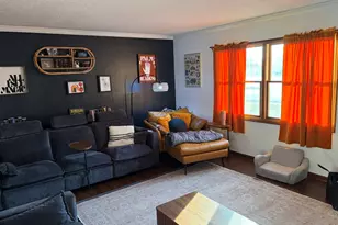 66 Holiday Dr, Clifton, IL 61727 - Photo 4