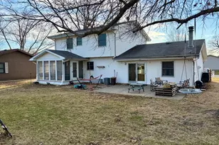 66 Holiday Dr, Clifton, IL 61727 - Photo 40