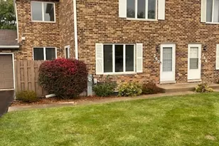 260/262/264/266 Paddock Circle, Glendale Heights, IL 60139 - Photo 2