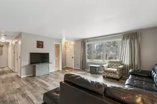 3821 Cheyenne Rd, Gurnee, IL 60031 - Photo 4