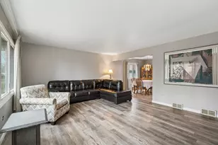 3821 Cheyenne Rd, Gurnee, IL 60031 - Photo 2