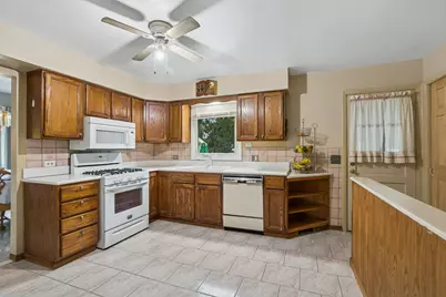 3821 Cheyenne Road, Gurnee, IL 60031 - Photo 8