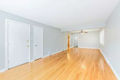 7637 S Essex Avenue #2, Chicago, IL 60649 - Photo 4