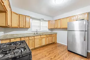7637 S Essex Ave, Chicago, IL 60649 - Photo 8