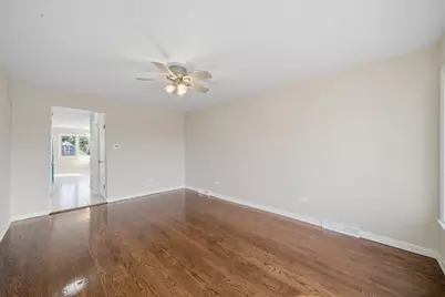 8121 S Commercial Avenue, Chicago, IL 60617 - Photo 12