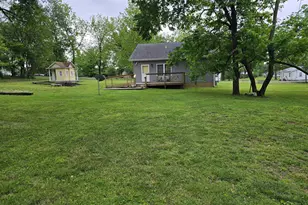 2806 Jones St, Eldorado, IL 62930 - Photo 6