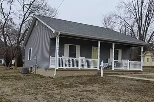 2806 Jones St, Eldorado, IL 62930 - Photo 2