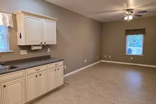 2806 Jones St, Eldorado, IL 62930 - Photo 10