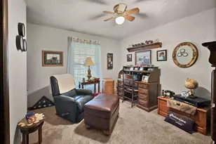 447 S Ralph St, Watseka, IL 60970 - Photo 10