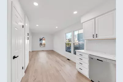 [Address not provided], Buffalo Grove, IL 60089 - Photo 6