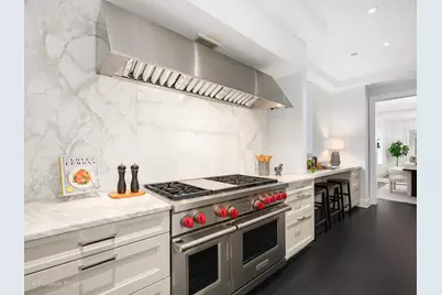 118 E Erie Street #31G, Chicago, IL 60611 - Photo 18