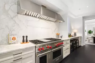 118 E Erie St, Chicago, IL 60611 - Photo 18