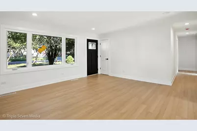 8053 Newland Avenue, Burbank, IL 60459 - Photo 6