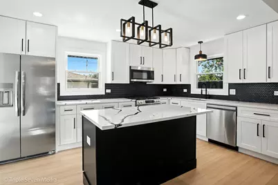 8053 Newland Avenue, Burbank, IL 60459 - Photo 2