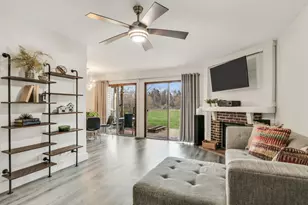 5231 Rockpointe Ct, Gurnee, IL 60031 - Photo 4