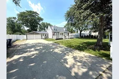 684 Pfingsten Road, Northbrook, IL 60062 - Photo 2