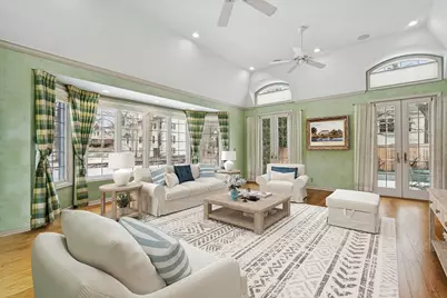 528 Linden Avenue, Lake Forest, IL 60045 - Photo 8