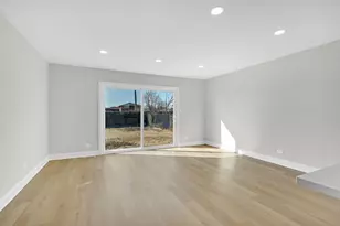 17720 Winston Dr, Country Club Hills, IL 60478 - Photo 4