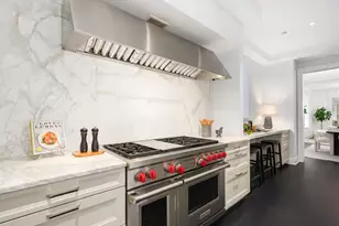 118 E Erie St, Chicago, IL 60611 - Photo 22