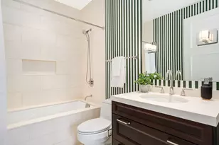 118 E Erie St, Chicago, IL 60611 - Photo 34