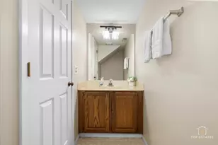 616 Manomet Ct, Schaumburg, IL 60173 - Photo 16