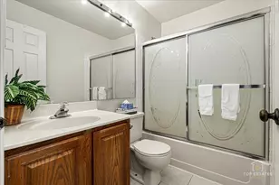 616 Manomet Ct, Schaumburg, IL 60173 - Photo 24