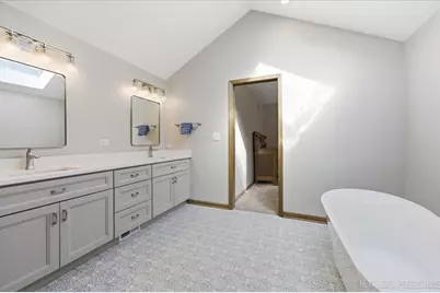 628 Flock Avenue, Naperville, IL 60565 - Photo 16