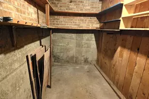 8845 Bronx Ave, Skokie, IL 60077 - Photo 14