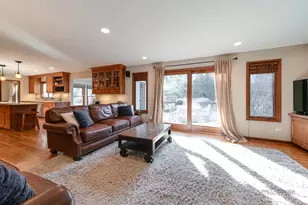 331 E Winchester Rd, Libertyville, IL 60048 - Photo 18