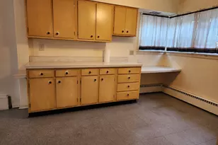 1374 Kenilworth Dr, Calumet City, IL 60409 - Photo 6