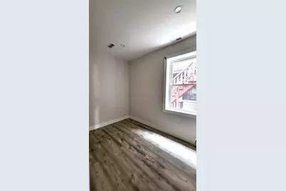 2904 W Nelson Street #1, Chicago, IL 60618 - Photo 10