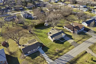 1120 N Bluebonnet Lane, Hoffman Estates, IL 60169 - Photo 2
