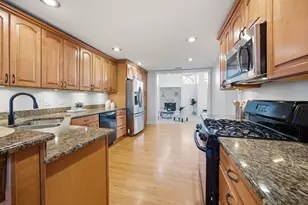 1120 N Bluebonnet Ln, Hoffman Estates, IL 60169 - Photo 12