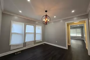 10215 S Emerald Ave, Chicago, IL 60628 - Photo 12