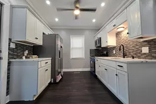 10215 S Emerald Ave, Chicago, IL 60628 - Photo 4