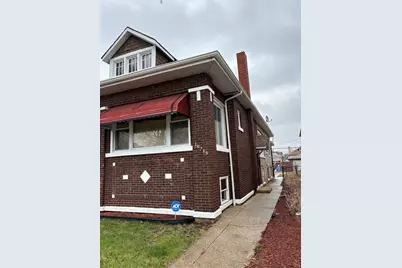 10215 S Emerald Avenue, Chicago, IL 60628 - Photo 2