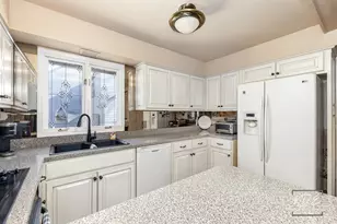 1127 Thunderbird Ln, Naperville, IL 60563 - Photo 16