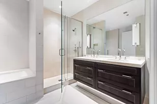 118 E Erie St, Chicago, IL 60611 - Photo 20