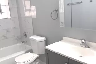 2417 W Bryn Mawr Ave, Chicago, IL 60659 - Photo 10