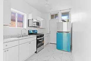 10342 S Calumet Ave, Chicago, IL 60628 - Photo 16