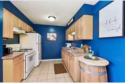 1342 S 14th Street #A2, Saint Charles, IL 60174 - Photo 2