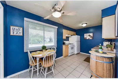 1342 S 14th Street #A2, Saint Charles, IL 60174 - Photo 4