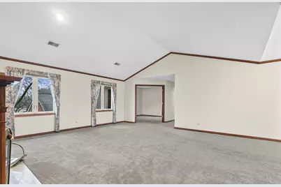 1525 N Kendal Court, Arlington Heights, IL 60004 - Photo 4