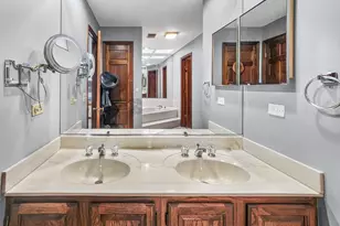 1525 N Kendal Ct, Arlington Heights, IL 60004 - Photo 20