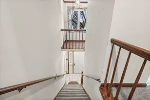 1525 N Kendal Ct, Arlington Heights, IL 60004 - Photo 2